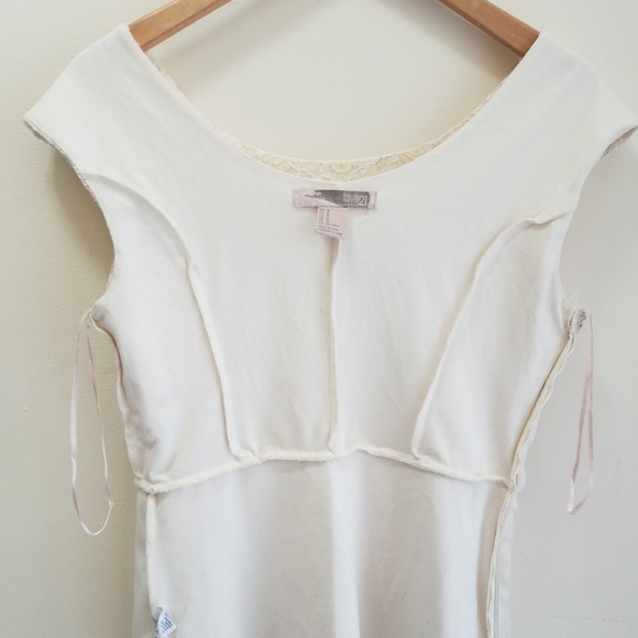 Cream lace peplum top 🌙 - Picture 5 of 6